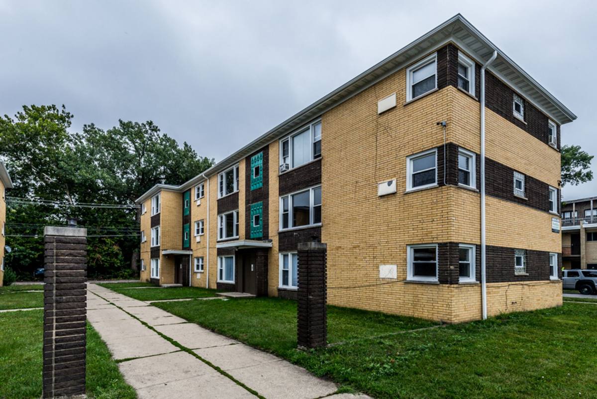 Apartment for rent at 8855-8857 S Cottage Grove Ave, Chicago, IL 60619