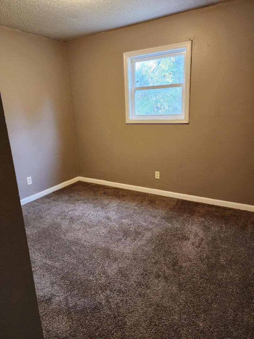 Apartment for rent at 905 Vinewood Lane, Marion, IL 62959