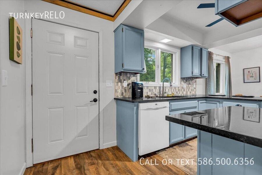 Apartment for rent at 3465 Hazelton Ave, Rochester, MI 48307