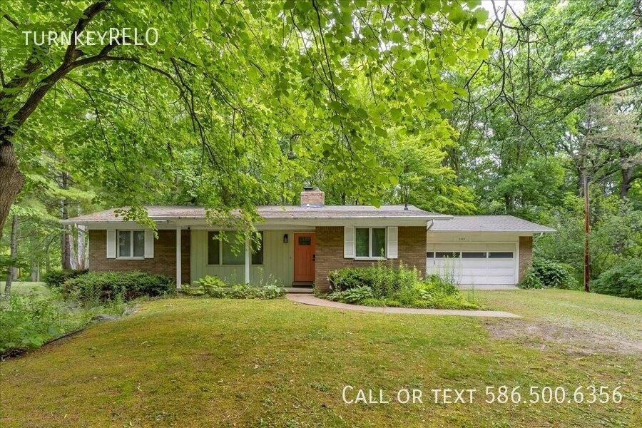 Apartment for rent at 3465 Hazelton Ave, Rochester, MI 48307