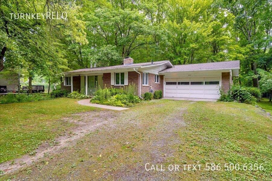 Apartment for rent at 3465 Hazelton Ave, Rochester, MI 48307