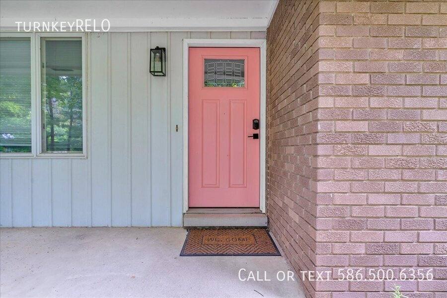 Apartment for rent at 3465 Hazelton Ave, Rochester, MI 48307