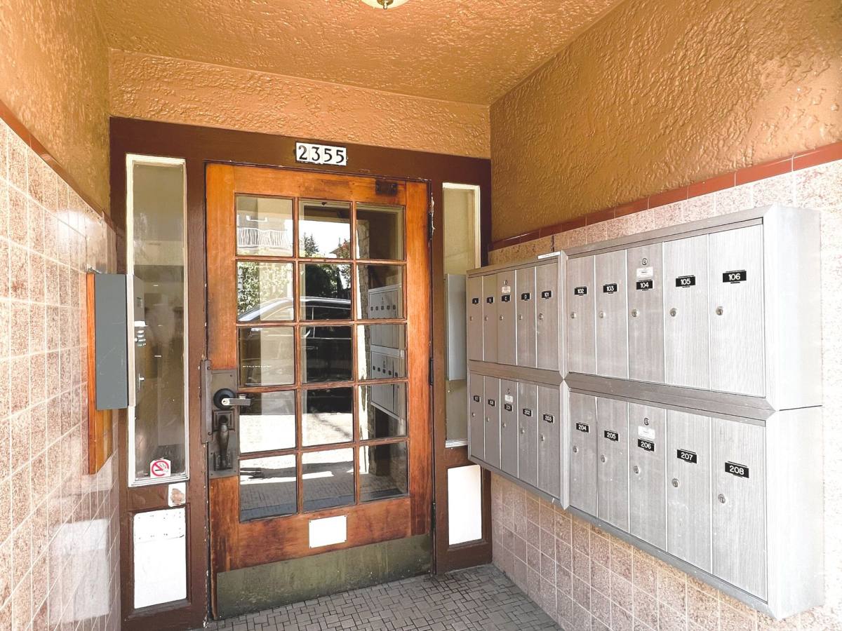 Apartment for rent at 2355 NW Johnson St, Portland, OR 97210