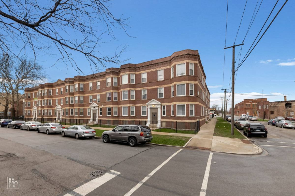 Apartment for rent at 7643 S Stewart Ave, Chicago, IL 60620