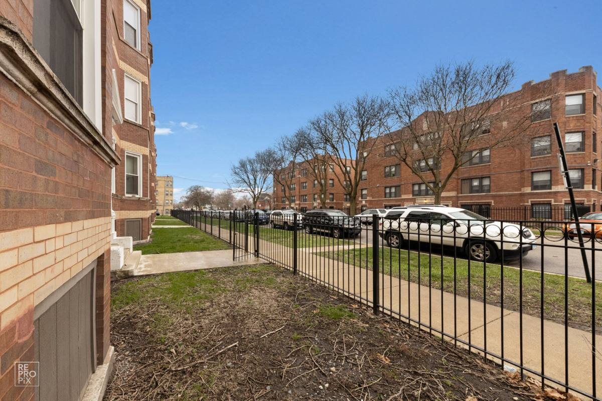 Apartment for rent at 7643 S Stewart Ave, Chicago, IL 60620