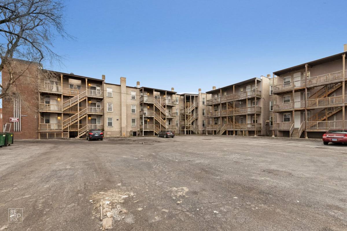Apartment for rent at 7643 S Stewart Ave, Chicago, IL 60620