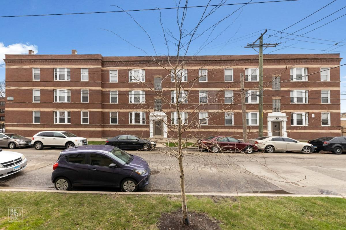 Apartment for rent at 7643 S Stewart Ave, Chicago, IL 60620