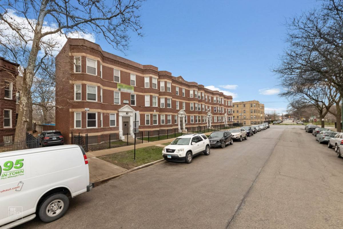 Apartment for rent at 7643 S Stewart Ave, Chicago, IL 60620