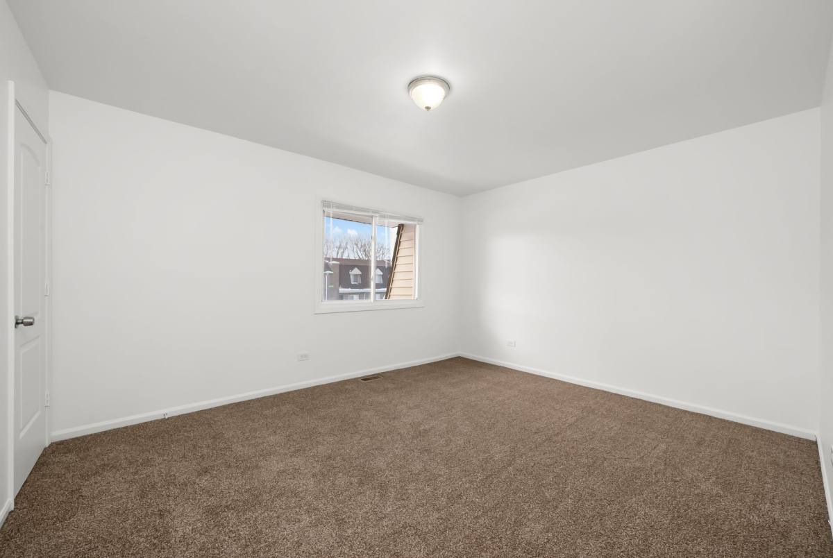 Townhouse for rent at 158 E 133rd St, Riverdale, IL 60827