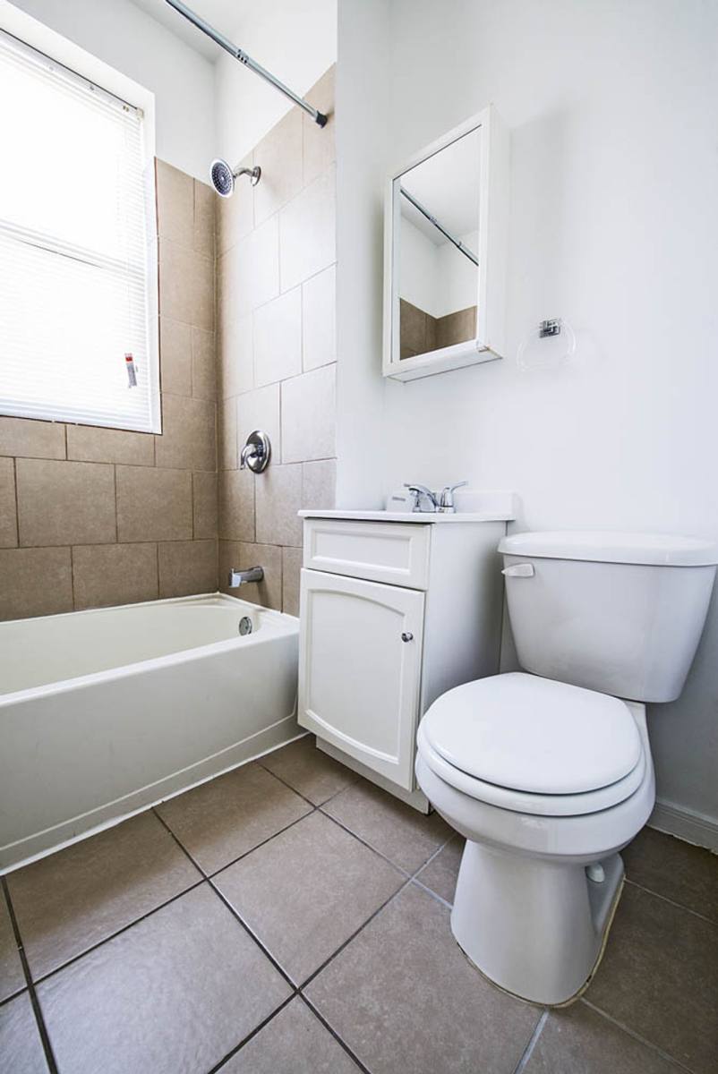 Apartment for rent at 7055 S St Lawrence Ave, Chicago, IL 60637