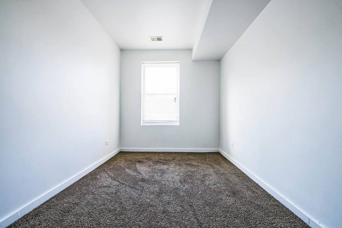 Apartment for rent at 7055 S St Lawrence Ave, Chicago, IL 60637