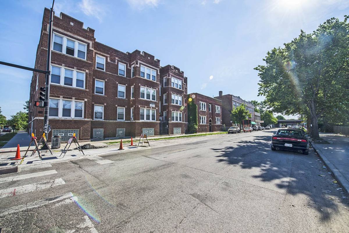 Apartment for rent at 7055 S St Lawrence Ave, Chicago, IL 60637