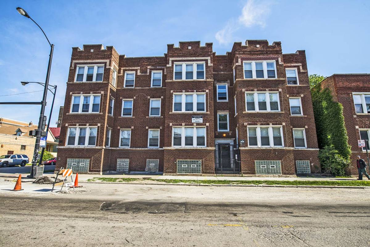 Apartment for rent at 7055 S St Lawrence Ave, Chicago, IL 60637