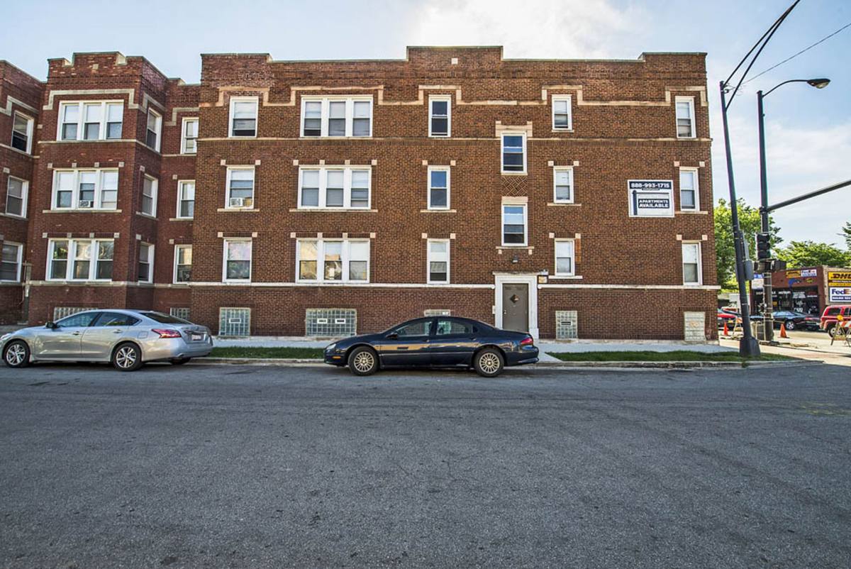 Apartment for rent at 7055 S St Lawrence Ave, Chicago, IL 60637