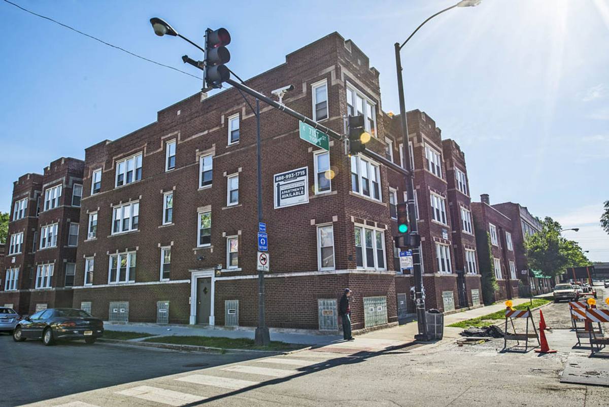 Apartment for rent at 7055 S St Lawrence Ave, Chicago, IL 60637