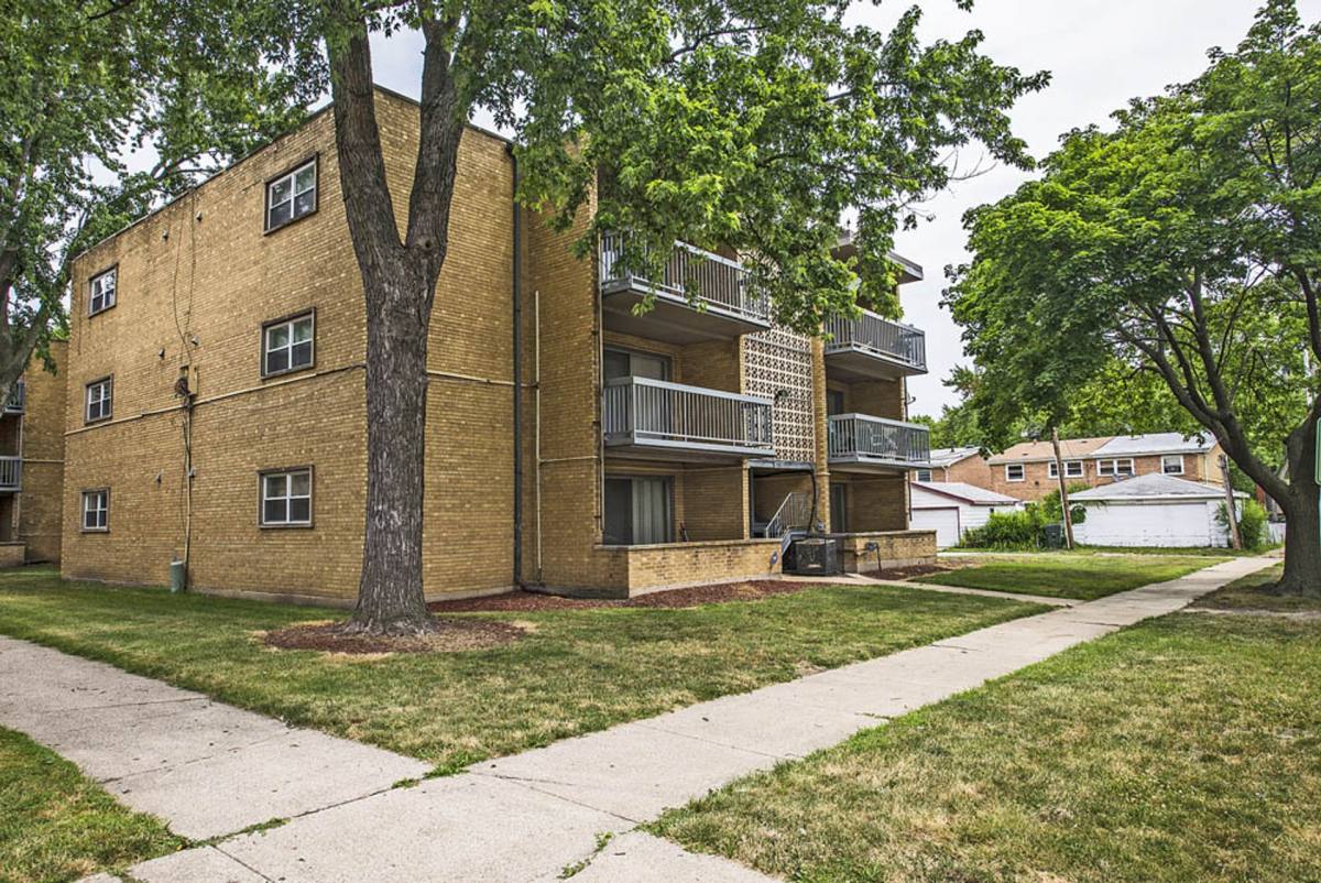 Apartment for rent at 13905-37 S Clark St, Riverdale, IL 60827