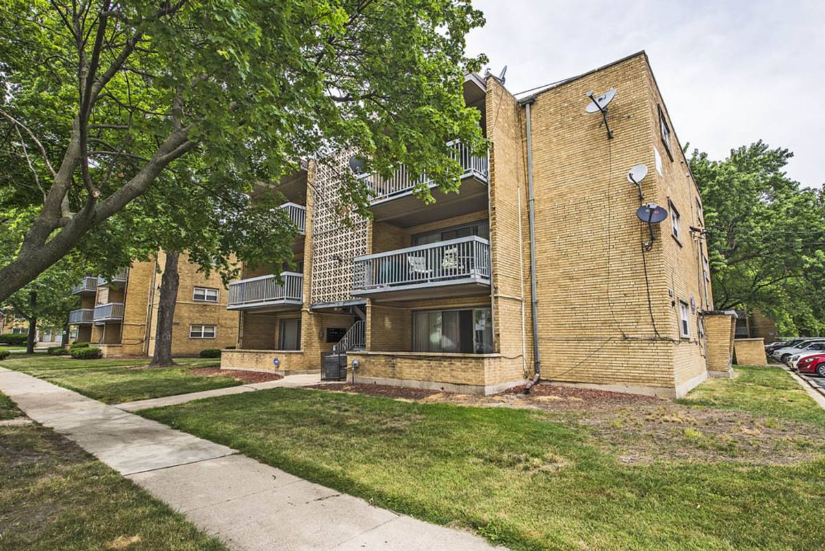 Apartment for rent at 13905-37 S Clark St, Riverdale, IL 60827