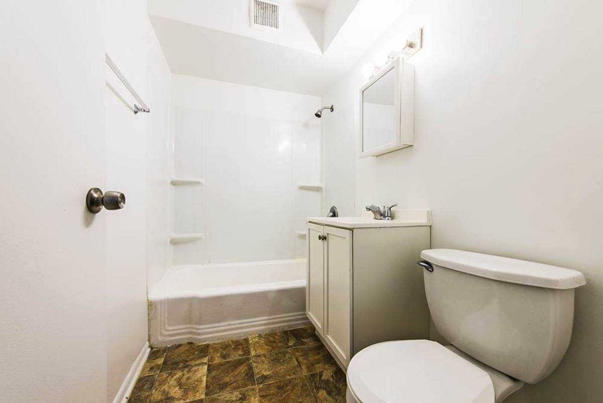 Apartment for rent at 13905-37 S Clark St, Riverdale, IL 60827
