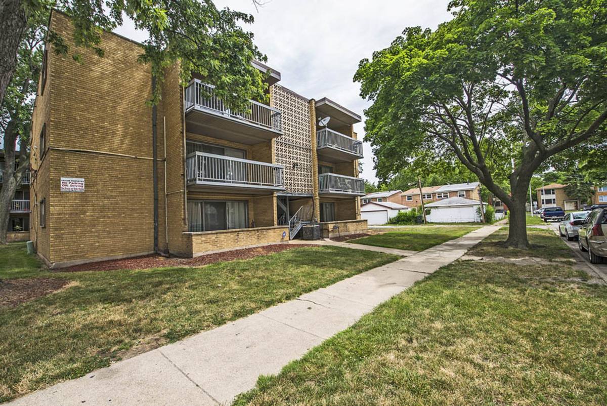 Apartment for rent at 13905-37 S Clark St, Riverdale, IL 60827