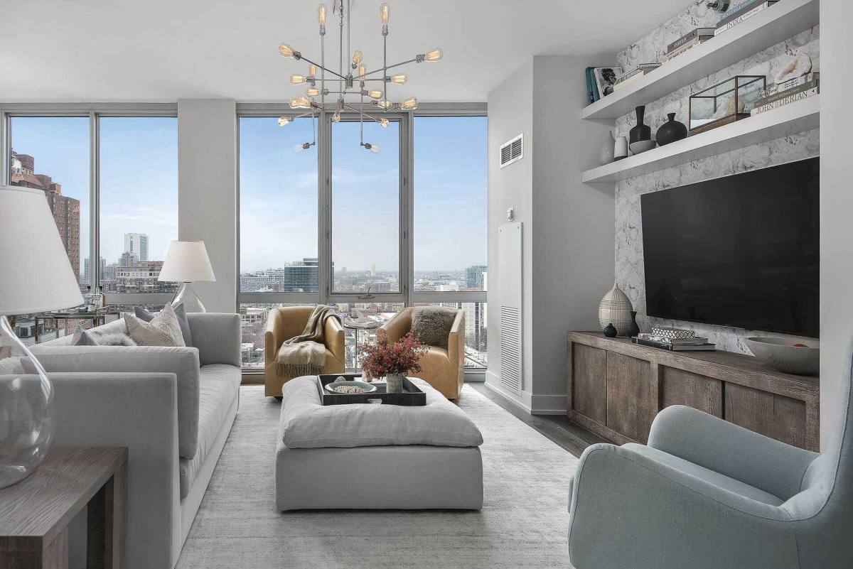 Apartment for rent at 2 W Delaware Place #1002, Chicago, IL 60660