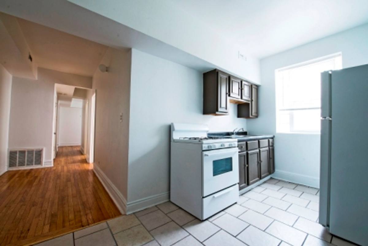Apartment for rent at 6933 S Indiana, Chicago, IL 60637
