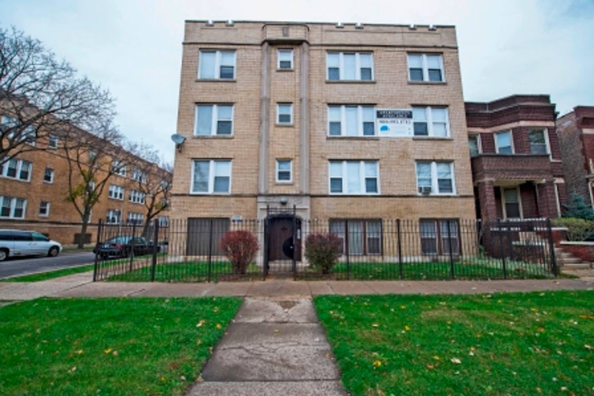 Apartment for rent at 6933 S Indiana, Chicago, IL 60637