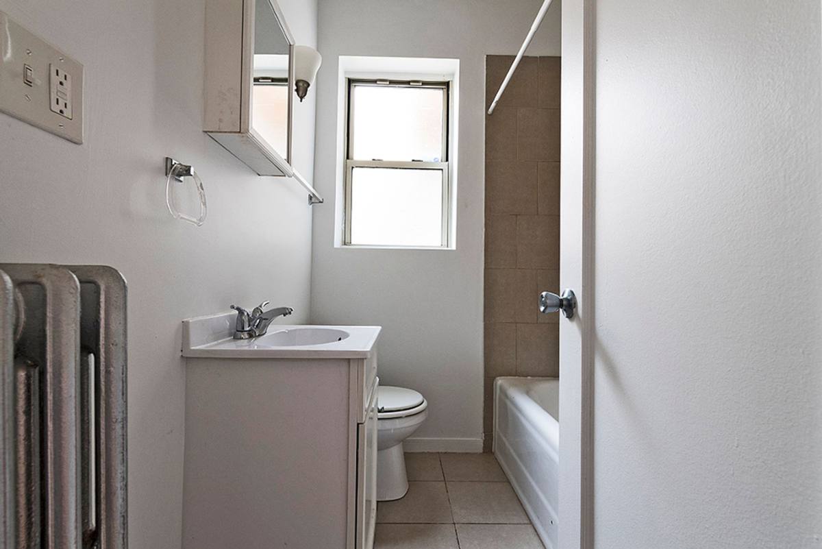 Apartment for rent at 222 E 109th St, Chicago, IL 60628