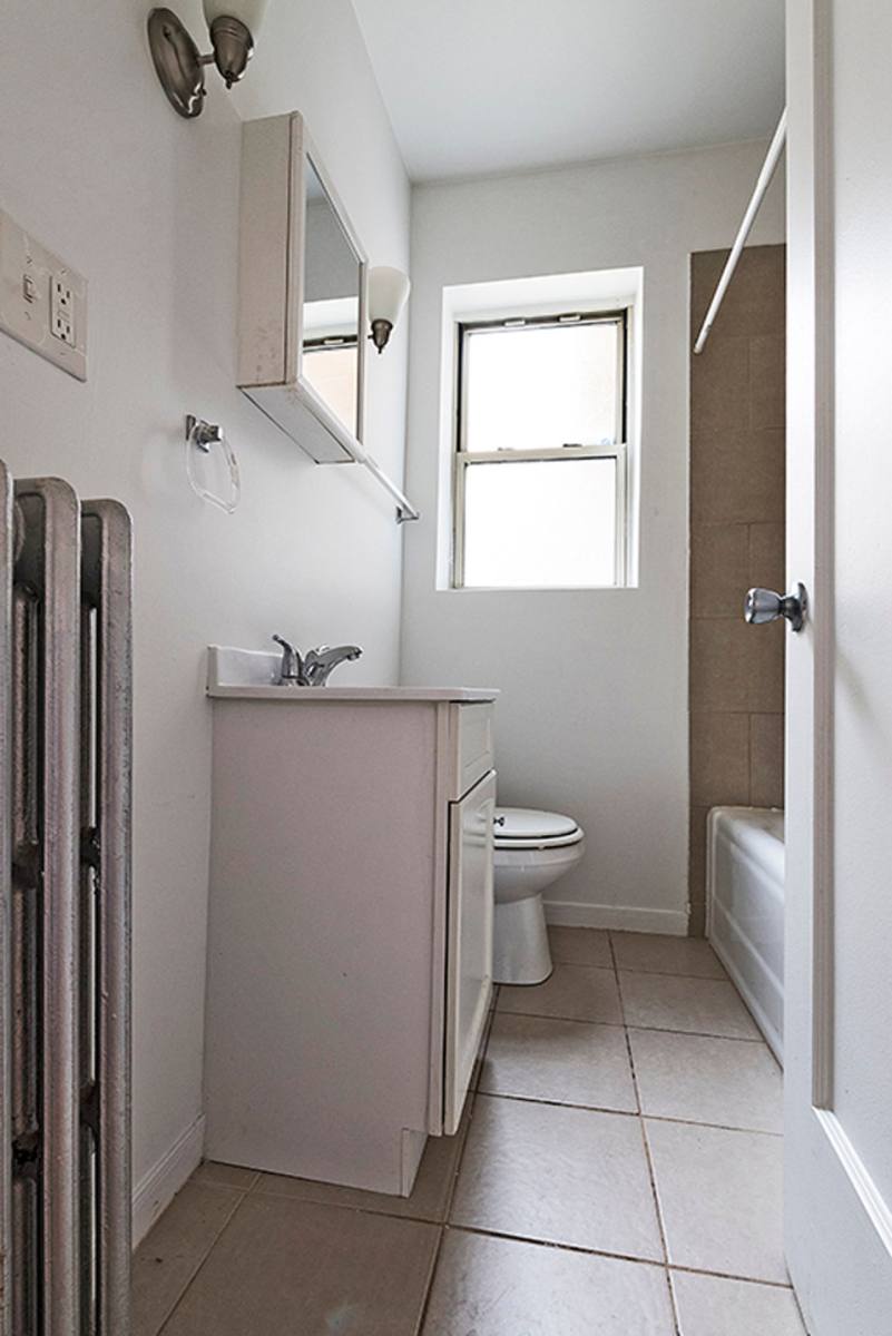 Apartment for rent at 222 E 109th St, Chicago, IL 60628