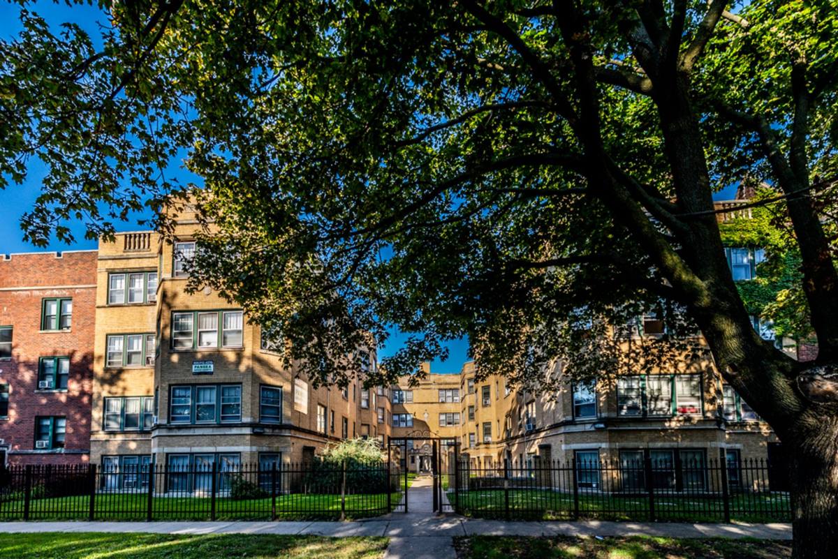Apartment for rent at 7934-42 S Wabash, Chicago, IL 60619
