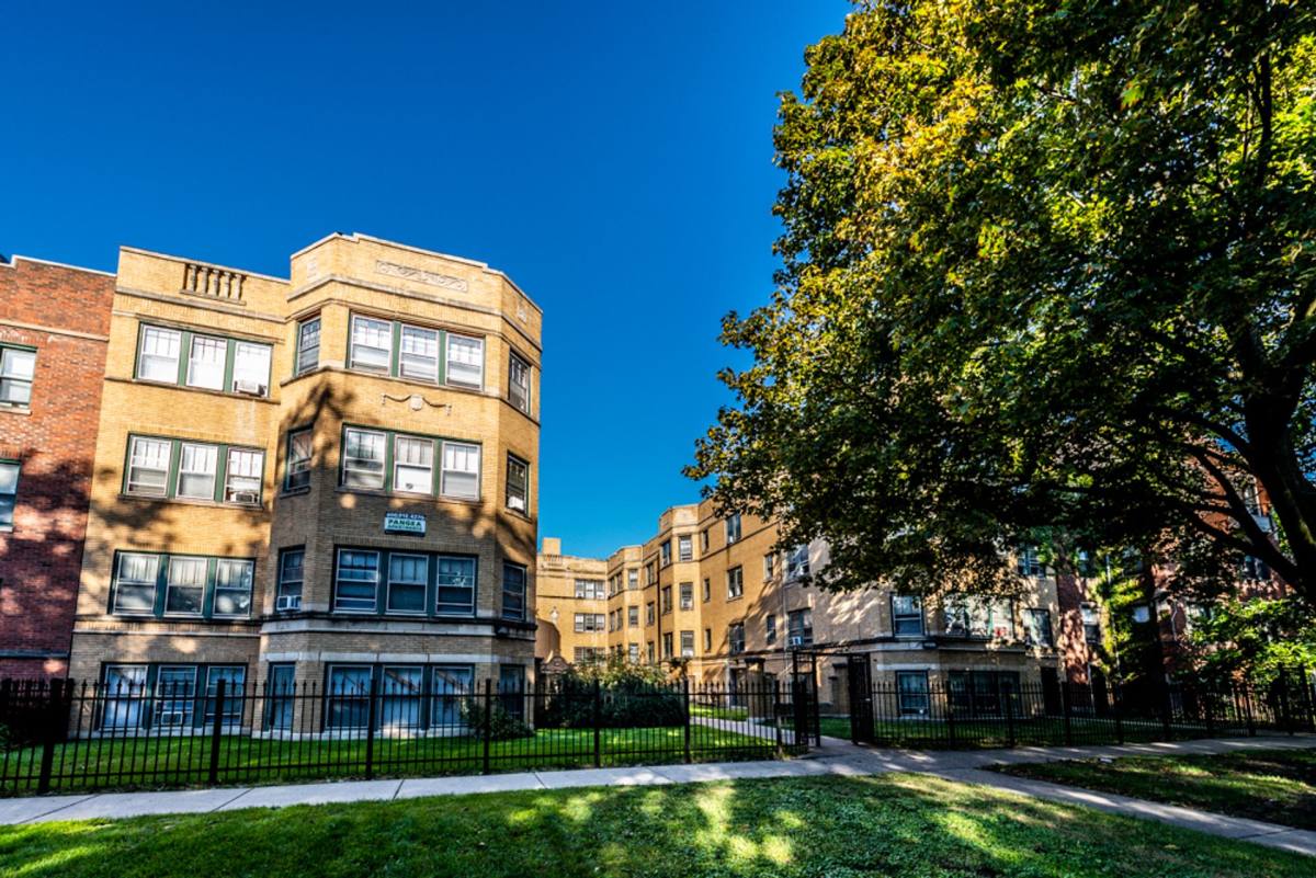 Apartment for rent at 7934-42 S Wabash, Chicago, IL 60619
