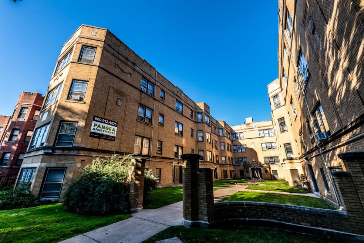 Apartment for rent at 7934-42 S Wabash, Chicago, IL 60619