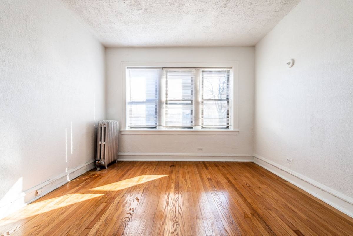 Apartment for rent at 8456 S Wabash Ave, Chicago, IL 60619