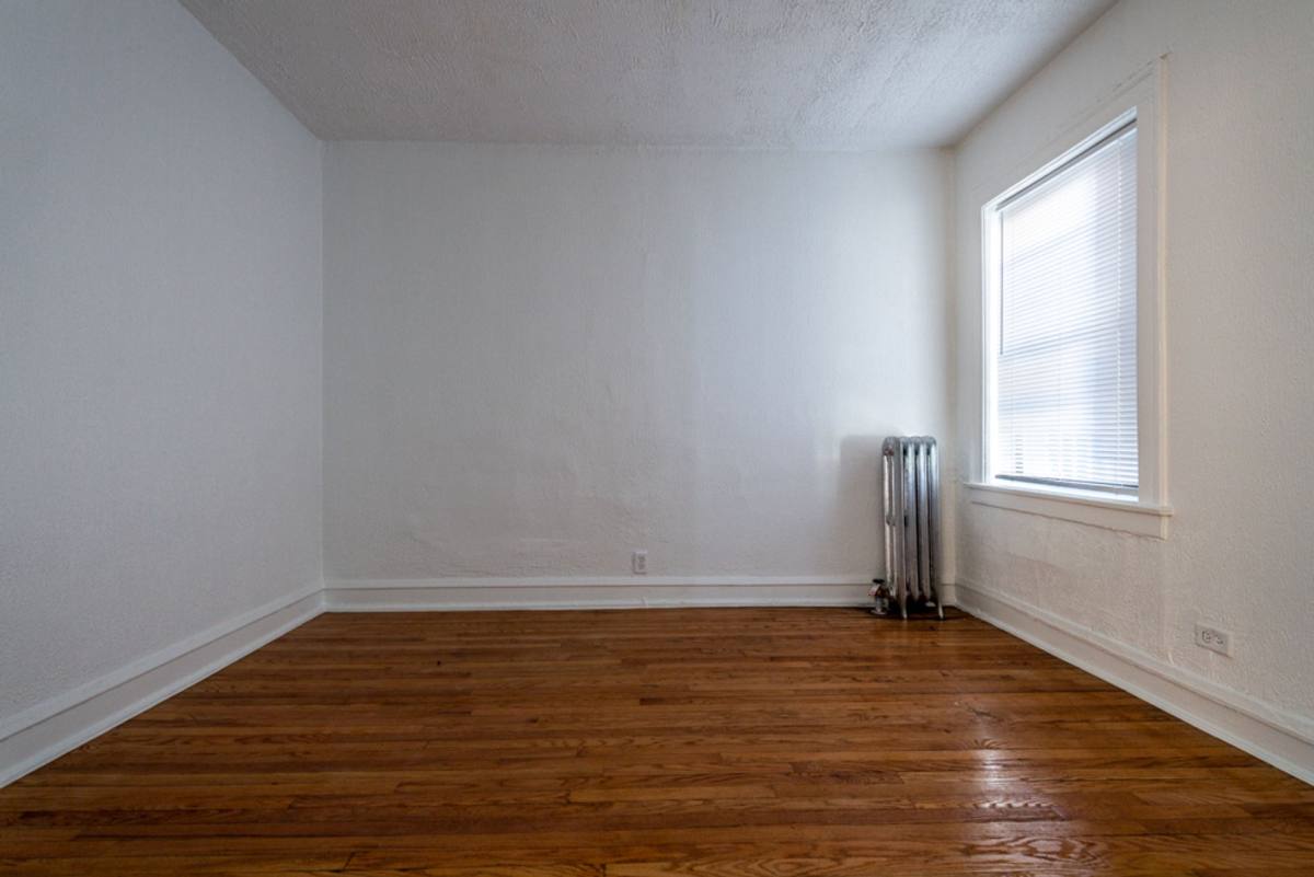 Apartment for rent at 8456 S Wabash Ave, Chicago, IL 60619