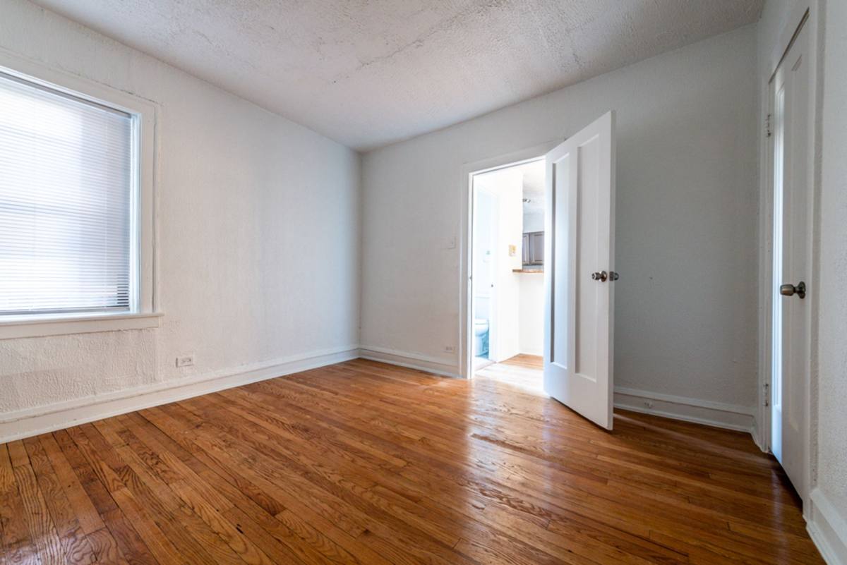 Apartment for rent at 8456 S Wabash Ave, Chicago, IL 60619