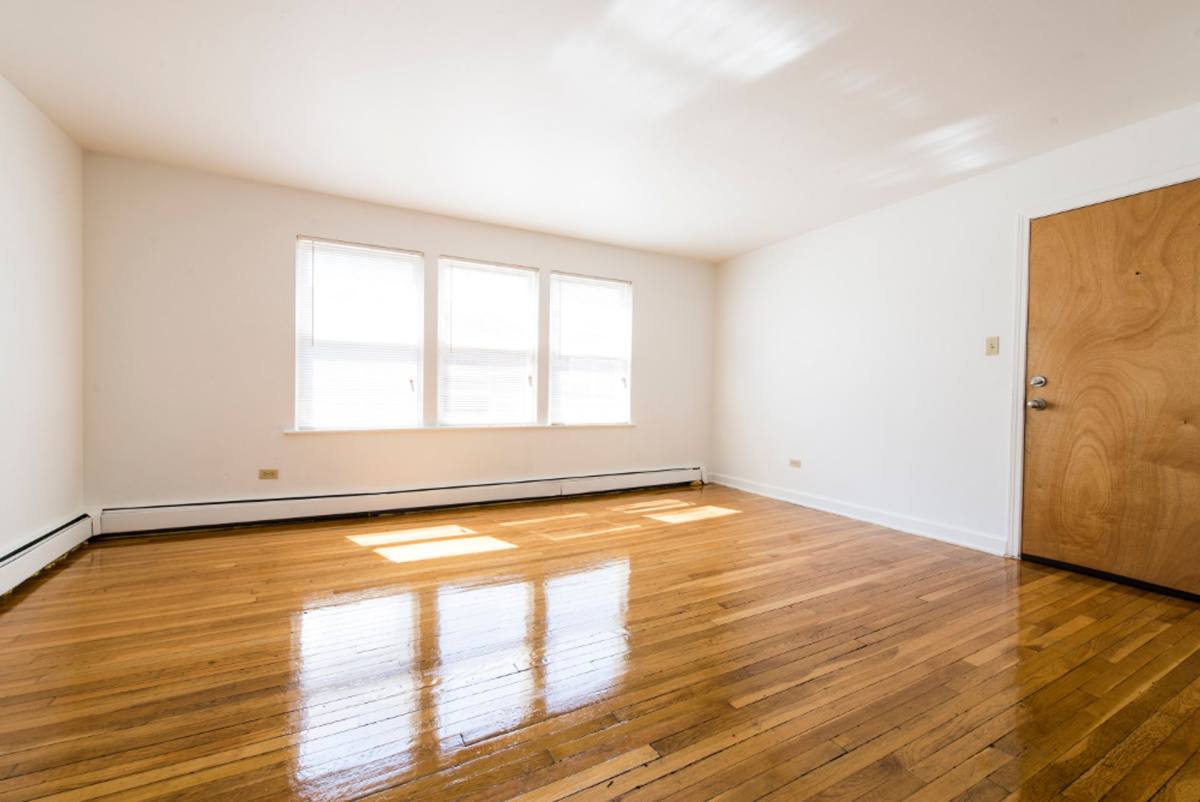 Apartment for rent at 7624 S Kingston, Chicago, IL 60649