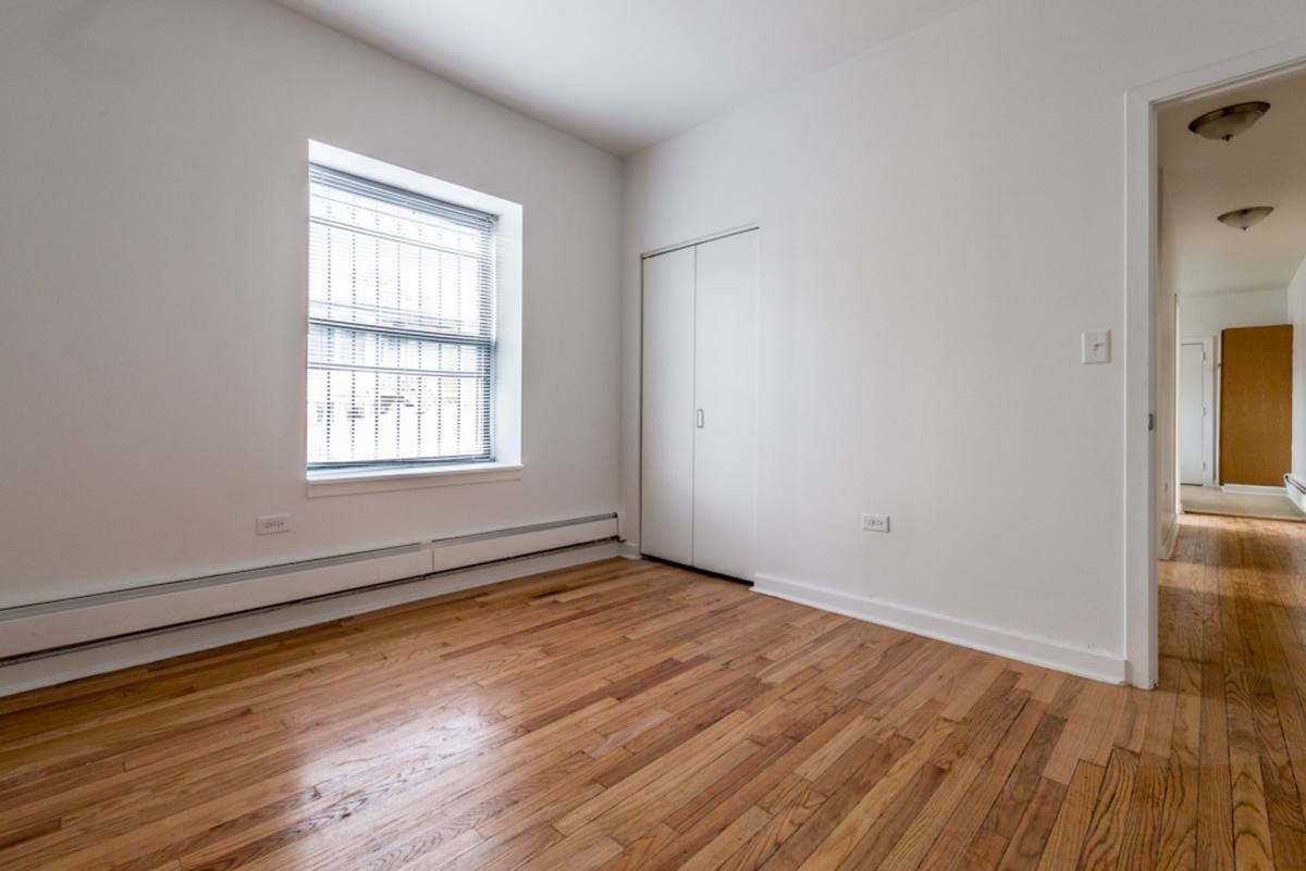 Apartment for rent at 5036-38 W Quincy St, Chicago, IL 60644