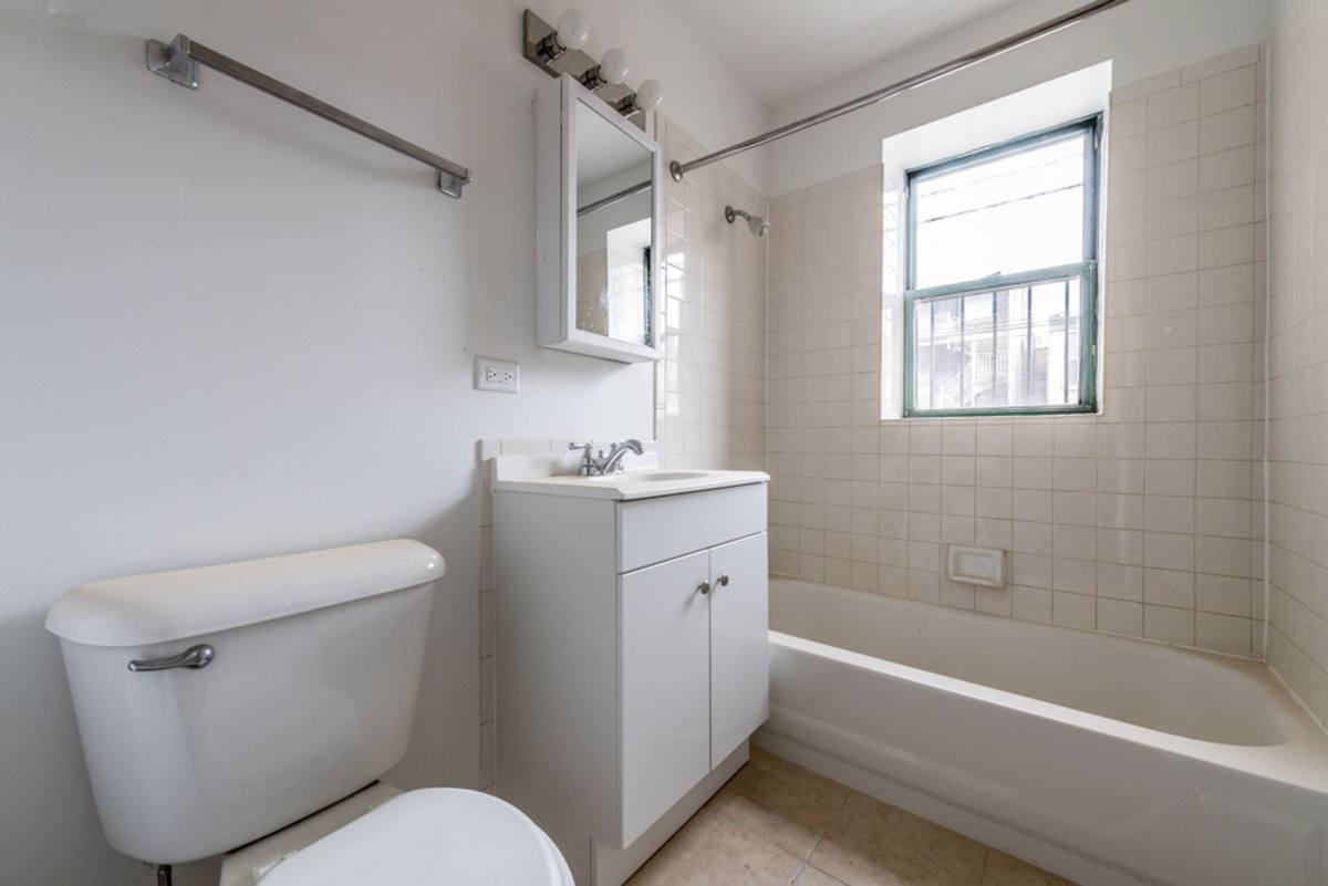Apartment for rent at 5036-38 W Quincy St, Chicago, IL 60644
