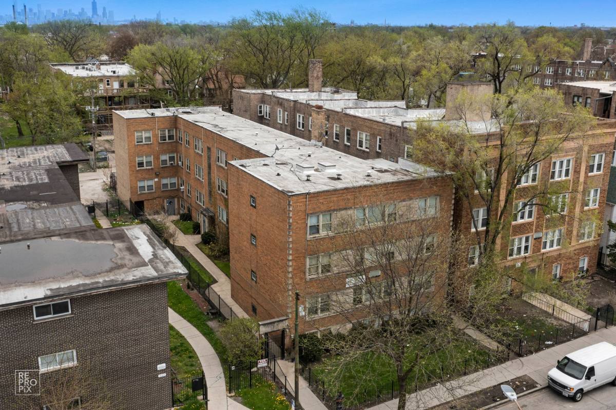 Apartment for rent at 729 N Central, Chicago, IL 60644