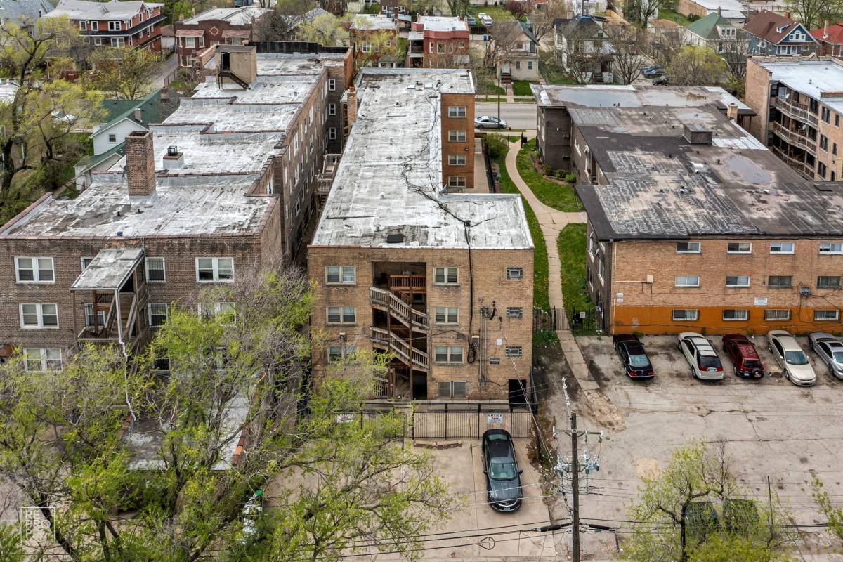 Apartment for rent at 729 N Central, Chicago, IL 60644