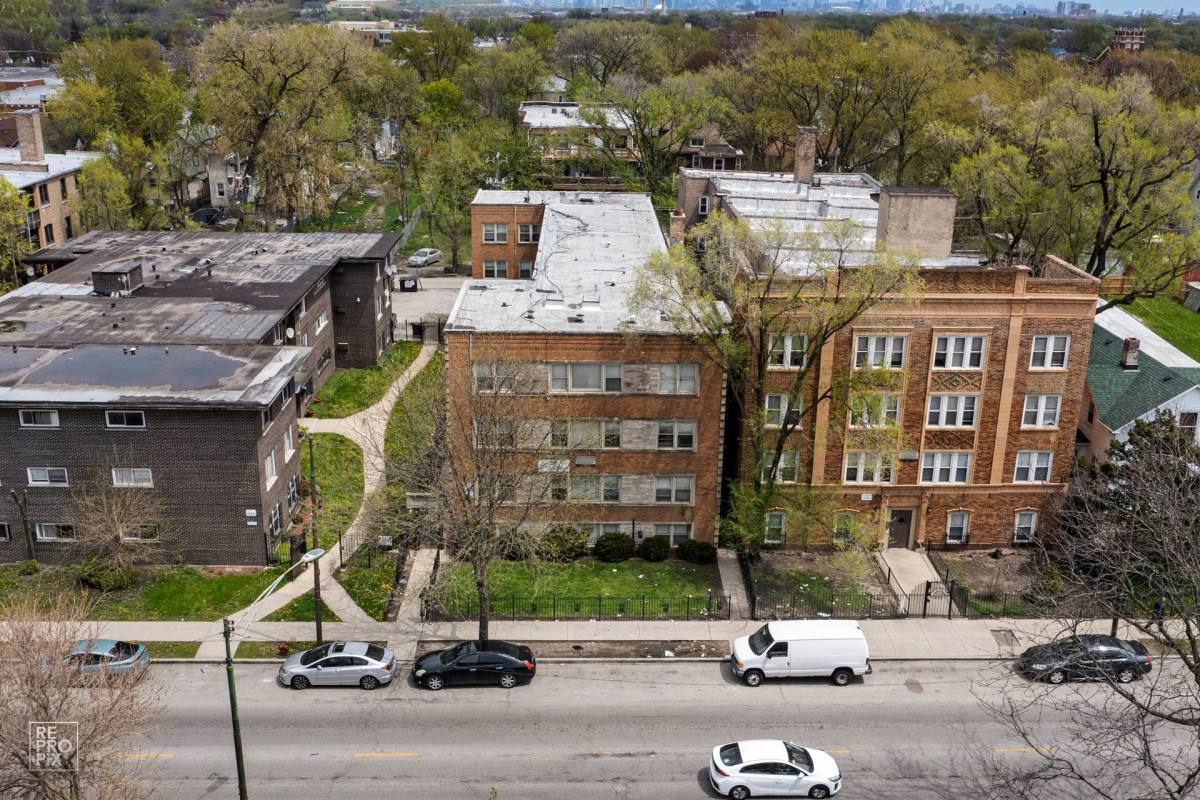 Apartment for rent at 729 N Central, Chicago, IL 60644