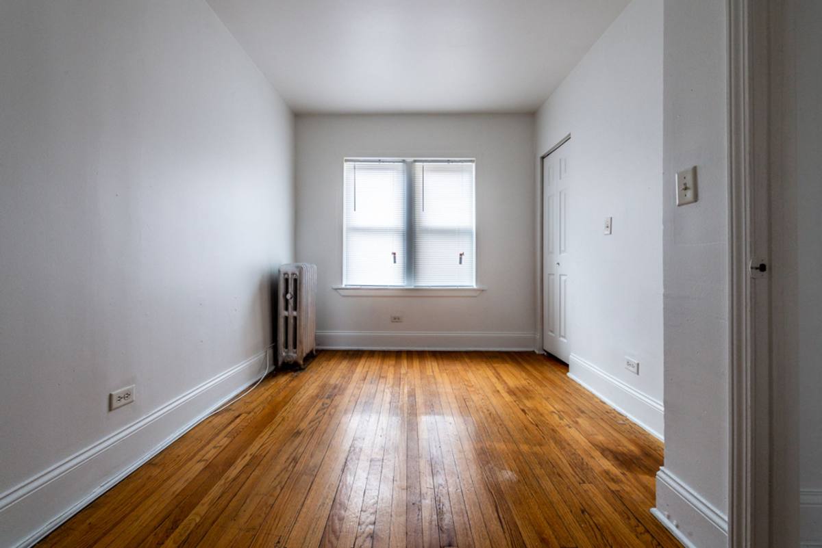 7800-10 S Kingston, Chicago, IL 60649 - Apartment For Rent - Image 4