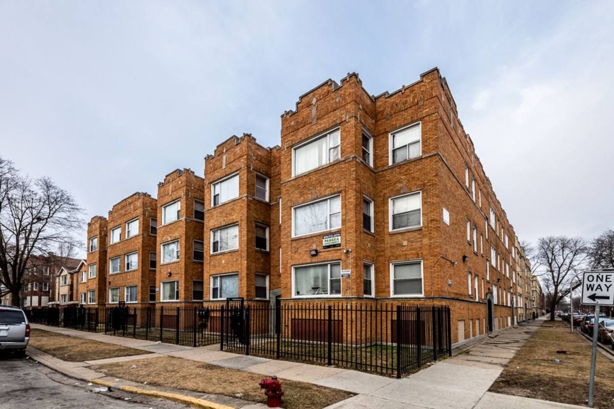 7800-10 S Kingston, Chicago, IL 60649 - Apartment For Rent - Image 8