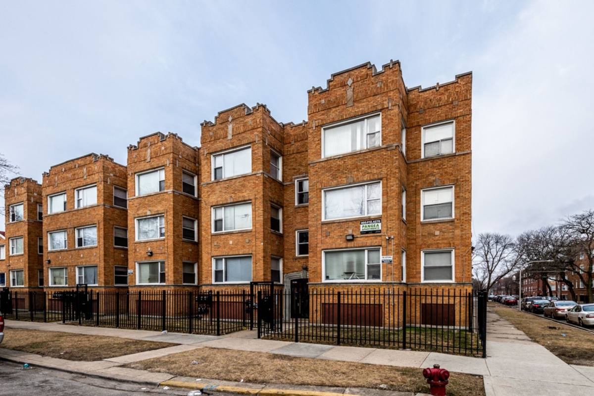 7800-10 S Kingston, Chicago, IL 60649 - Apartment For Rent - Image 9