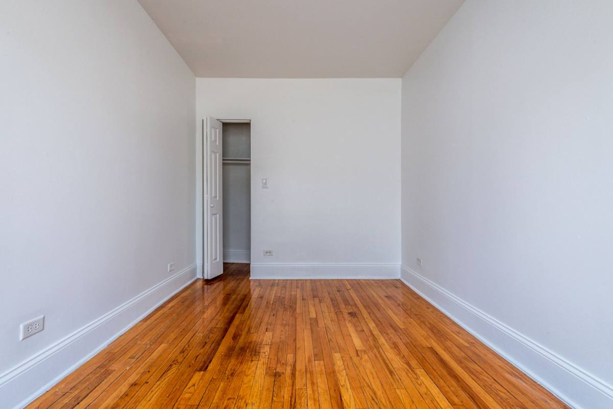 7800-10 S Kingston, Chicago, IL 60649 - Apartment For Rent - Image 6