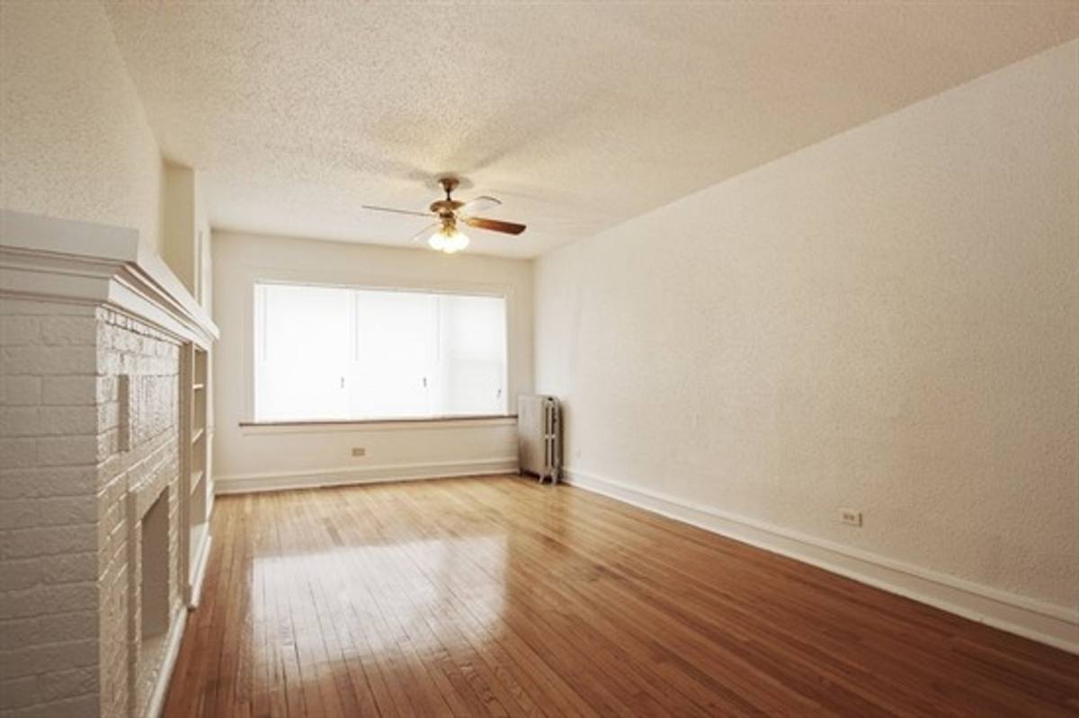 7800-10 S Kingston, Chicago, IL 60649 - Apartment For Rent - Image 1