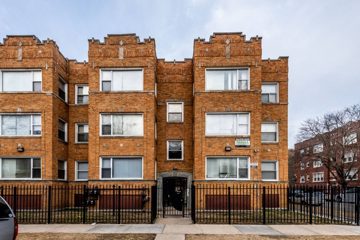 7800-10 S Kingston, Chicago, IL 60649 - Apartment For Rent - Image 10