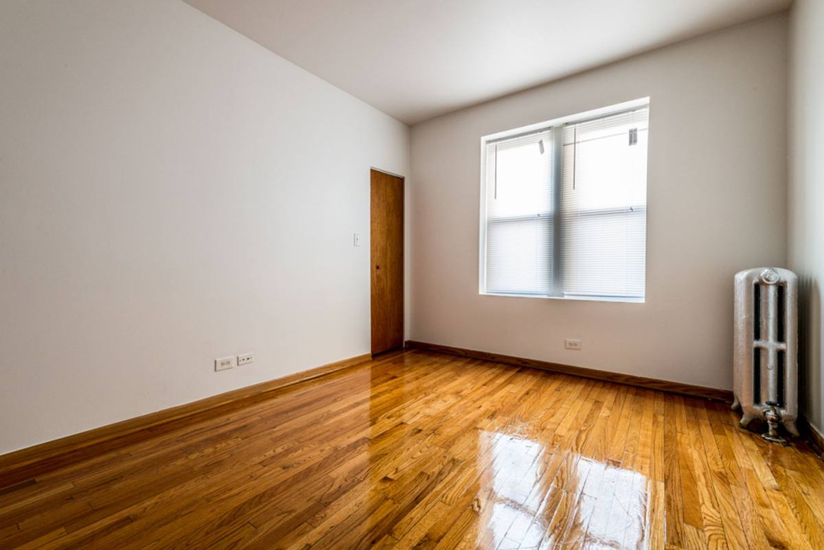 Apartment for rent at 7612 S Kingston, Chicago, IL 60649