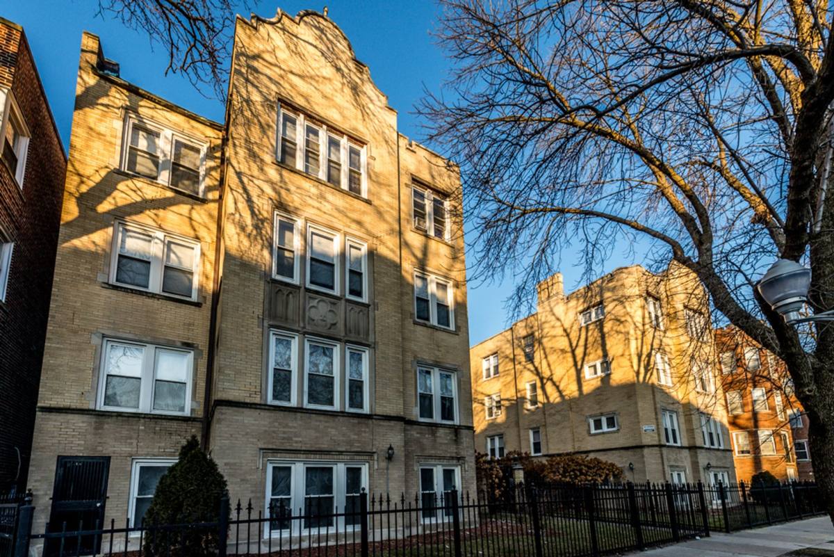 Apartment for rent at 7612 S Kingston, Chicago, IL 60649