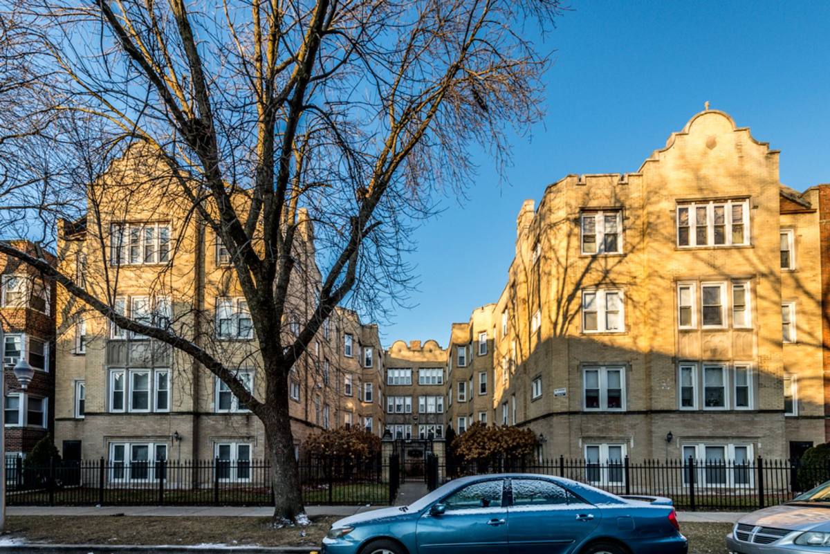 Apartment for rent at 7612 S Kingston, Chicago, IL 60649