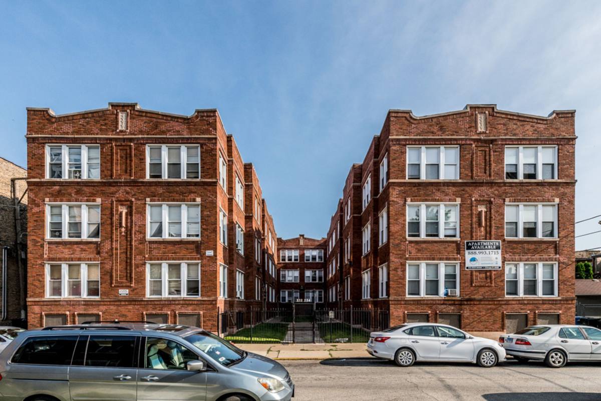 Apartment for rent at 212 E 69th Place, Chicago, IL 60637